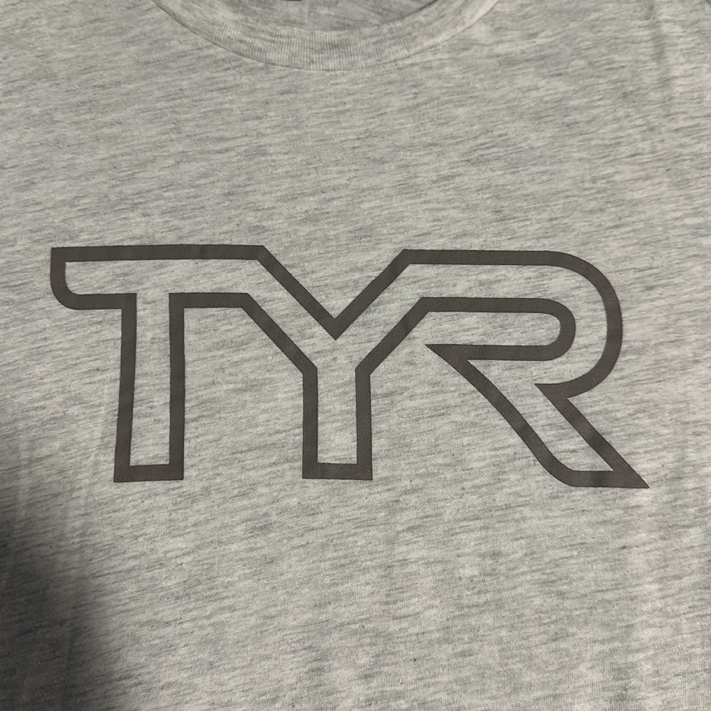TYR Gray Short Sleeve Tee Athletic Casual - Picture 3 of 3